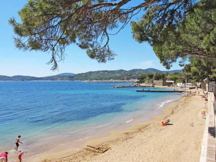Les ISSAMBRES appart grande terrasse superbe vue mer et golf de saint Tropez, piscine Extérieur photo